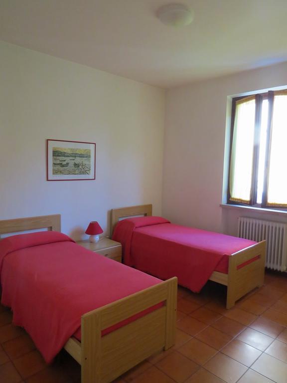 Residence Liana Albisano Torri Del Benaco Bagian luar foto