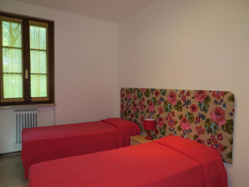 Residence Liana Albisano Torri Del Benaco Bagian luar foto