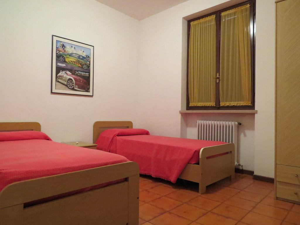 Residence Liana Albisano Torri Del Benaco Bagian luar foto