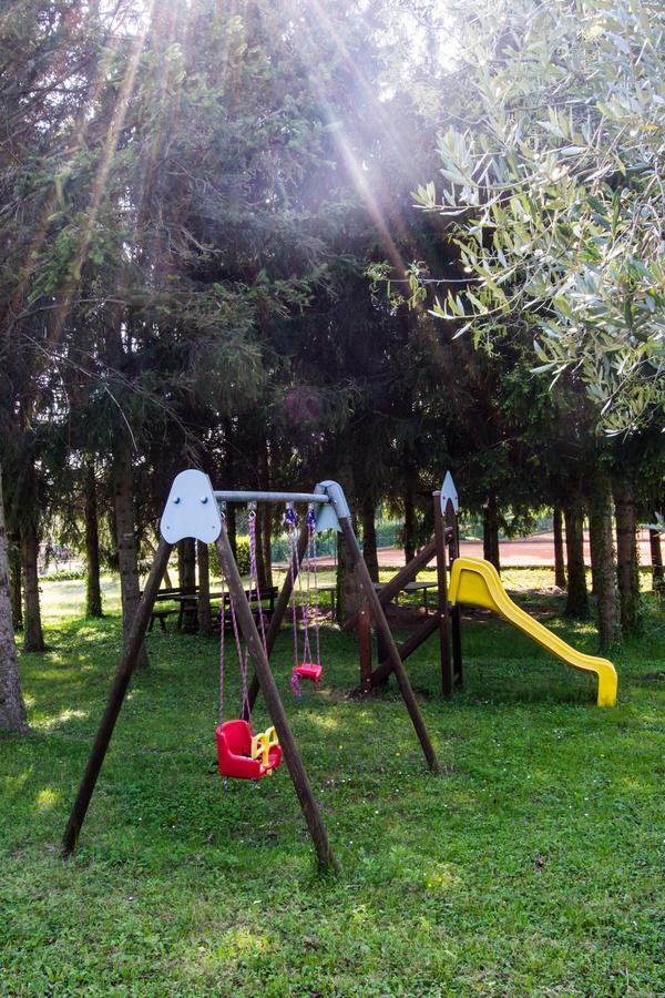 Residence Liana Albisano Torri Del Benaco Bagian luar foto
