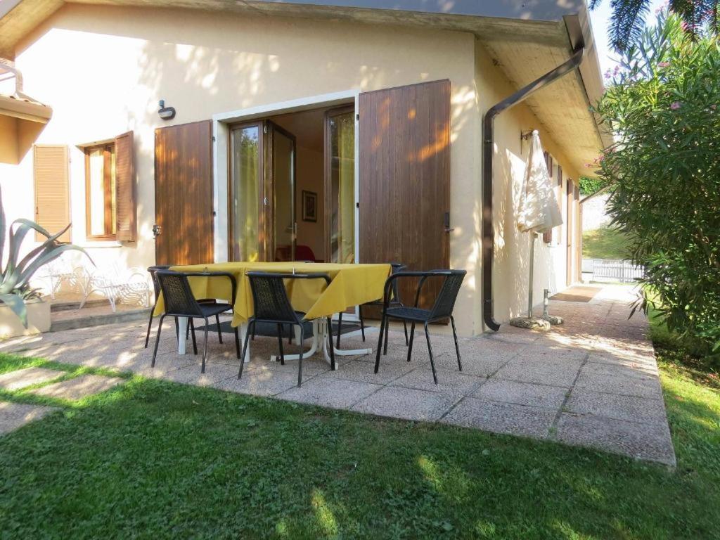 Residence Liana Albisano Torri Del Benaco Bagian luar foto